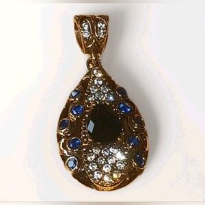 Sterling Silver 925 Blue Saphire & Crystals Pendant Ornamented